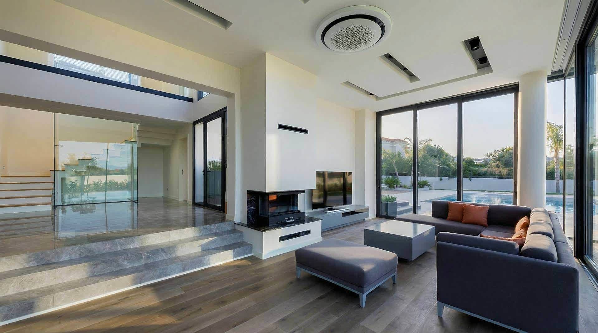 Üç tarafı açık camlı, U tipi modern şömine tasarımı ve dekorasyon fikri.